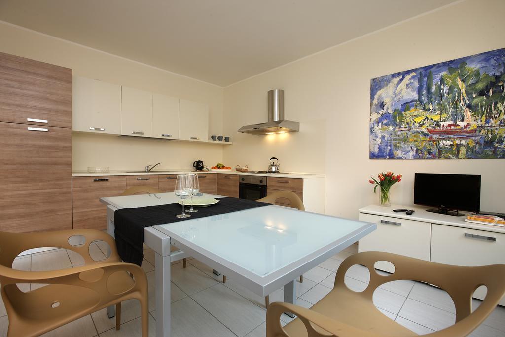 Mariposa Apartments Bardolino Esterno foto