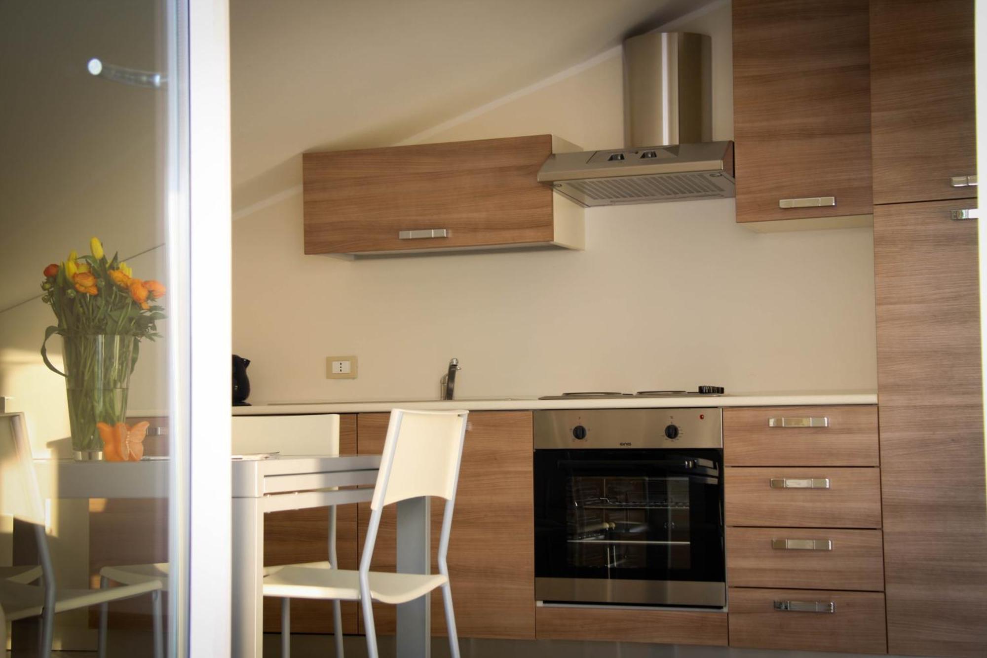 Mariposa Apartments Bardolino Esterno foto