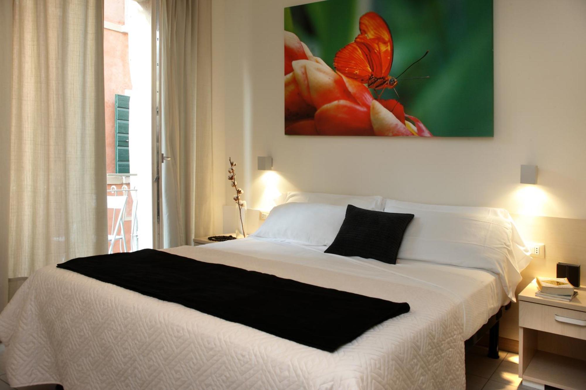 Mariposa Apartments Bardolino Esterno foto