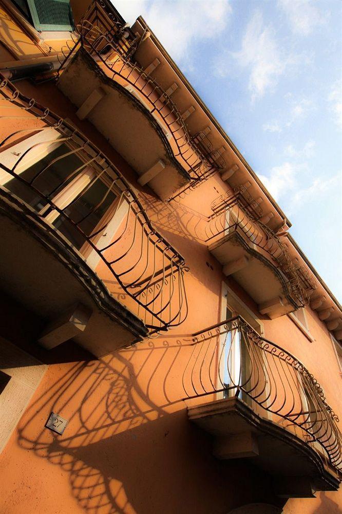 Mariposa Apartments Bardolino Esterno foto